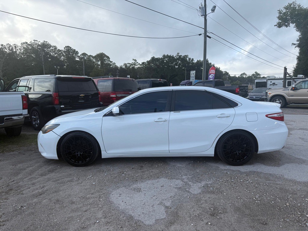 2015 Toyota Camry Image 8
