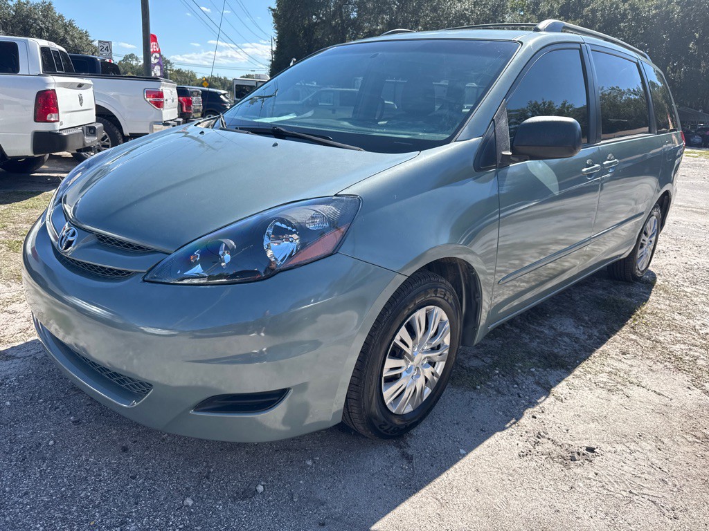 2010 Toyota Sienna Image 10