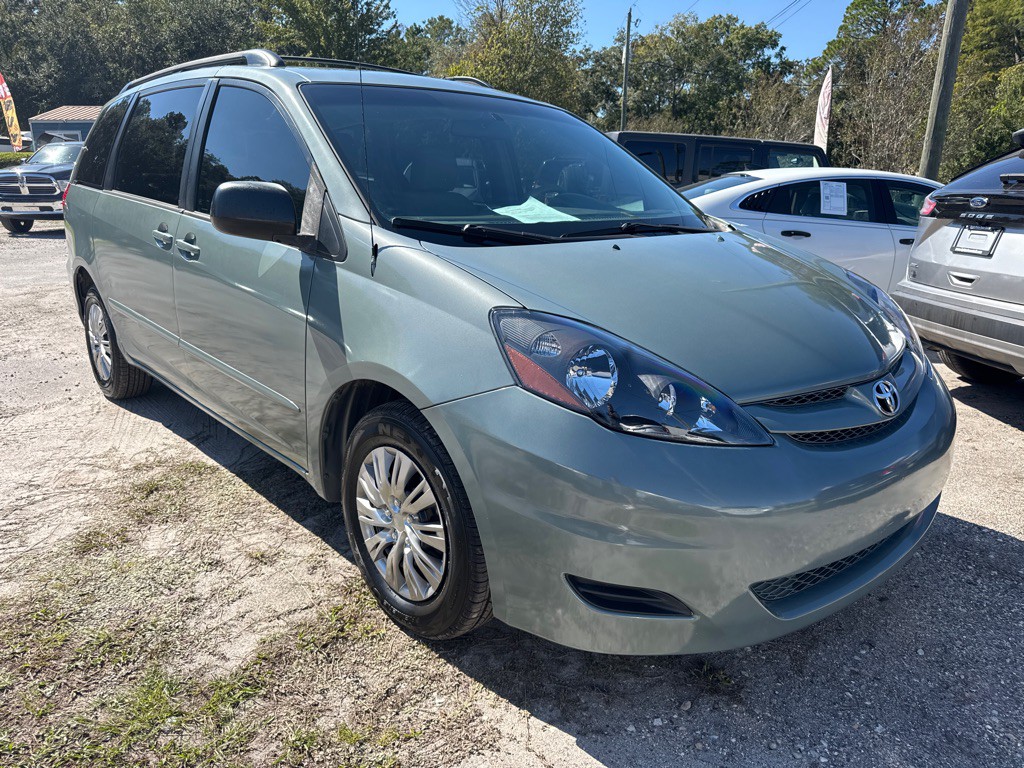 2010 Toyota Sienna Image 12