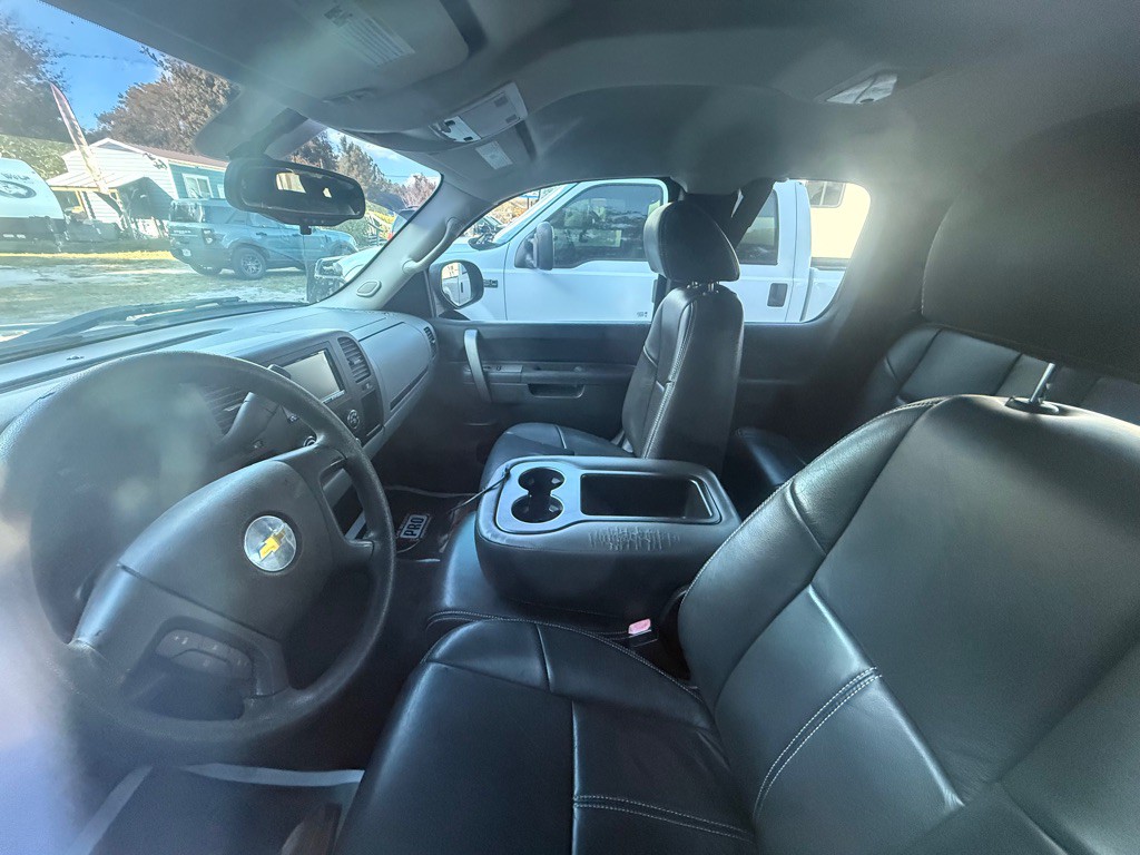 2011 Chevrolet Silverado 1500 Image 2