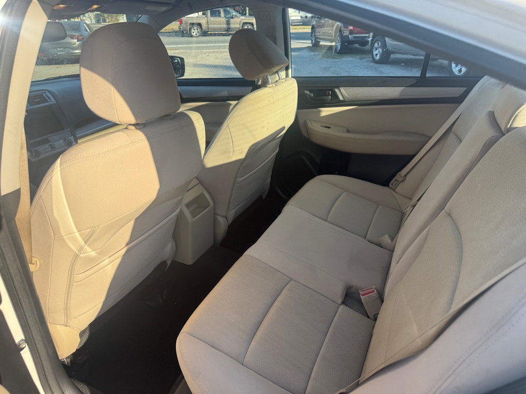 2016 Subaru Legacy Image 9