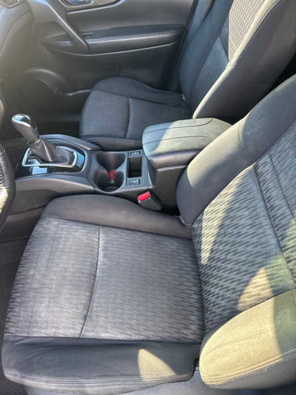 2018 Nissan Rogue Image 7