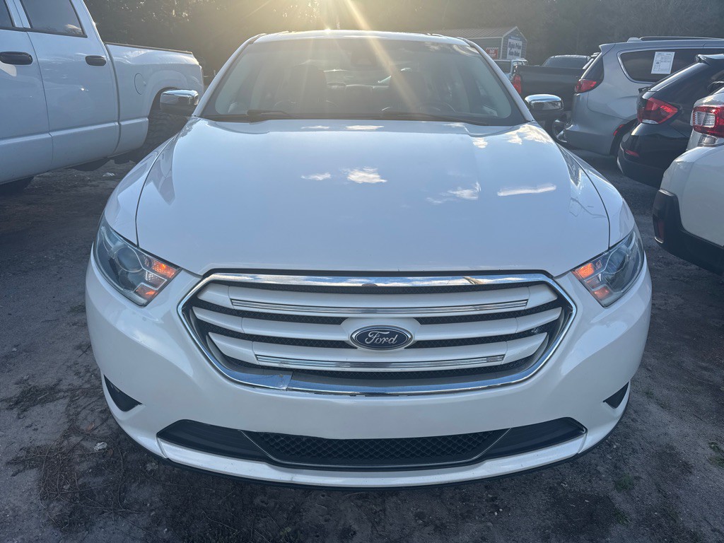 2019 Ford Taurus Image 2