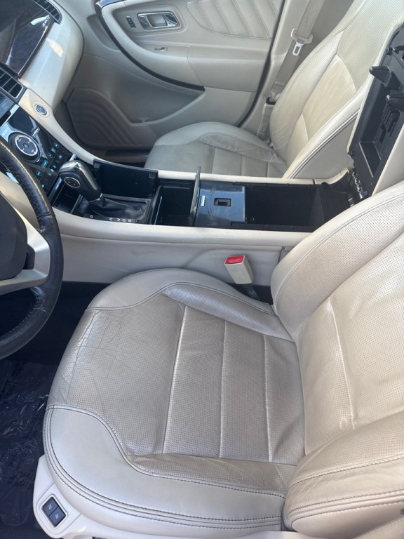 2019 Ford Taurus Image 7