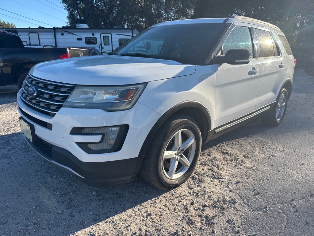 2016 Ford Explorer Image 1