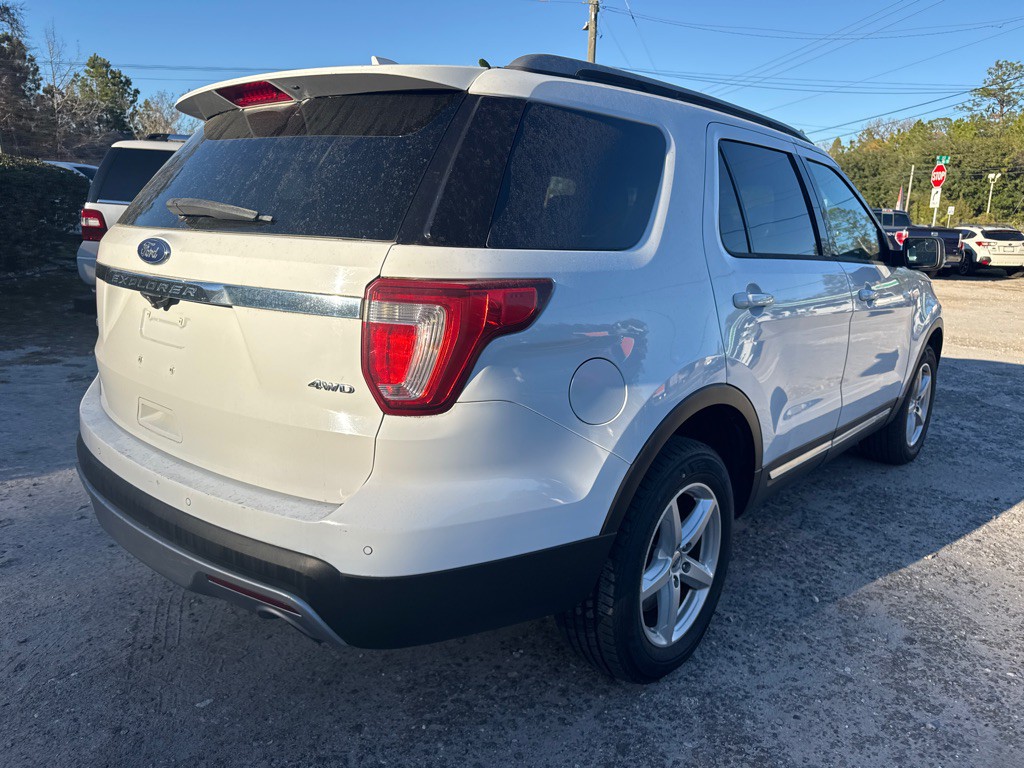 2016 Ford Explorer Image 4