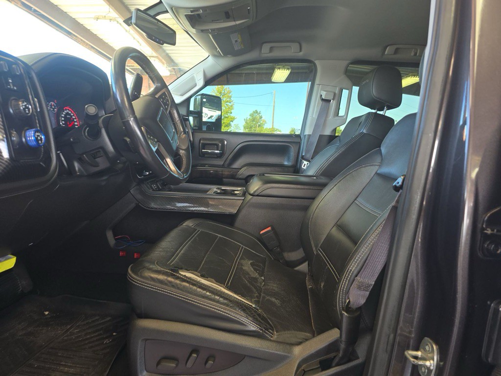 2014 GMC Sierra Image 2