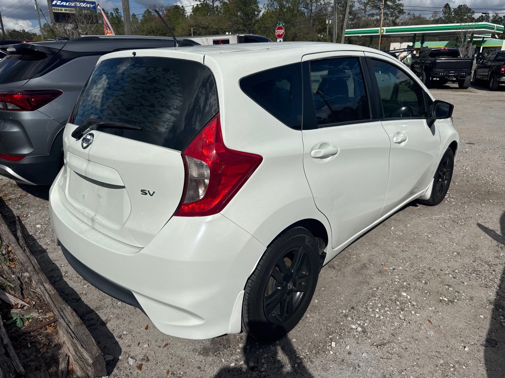 2018 Nissan Versa Image 4