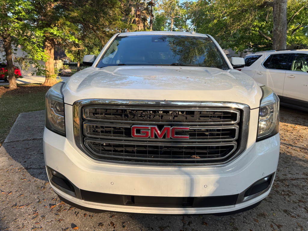 2017 GMC Yukon Image 2