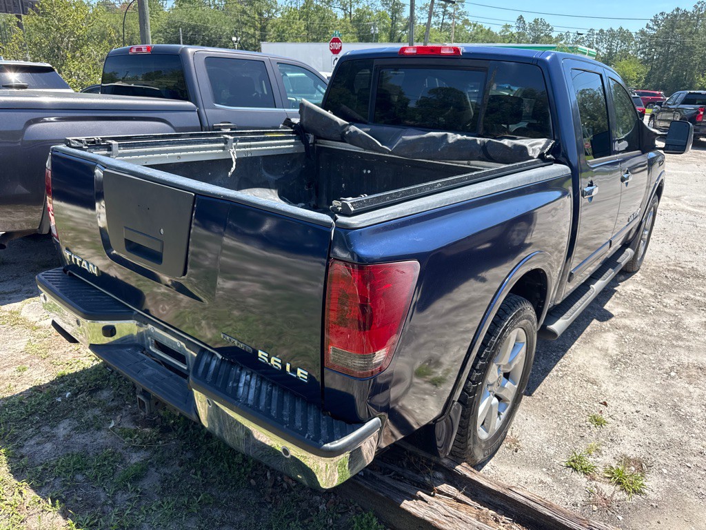 2010 Nissan Titan Image 4