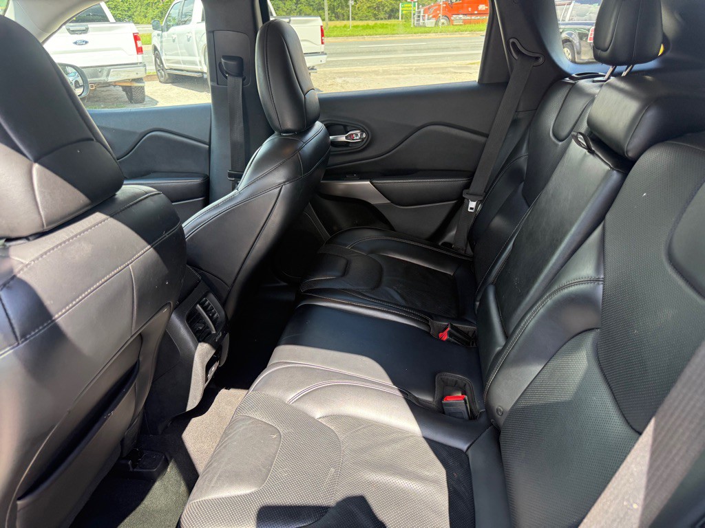2019 Jeep Cherokee Image 9
