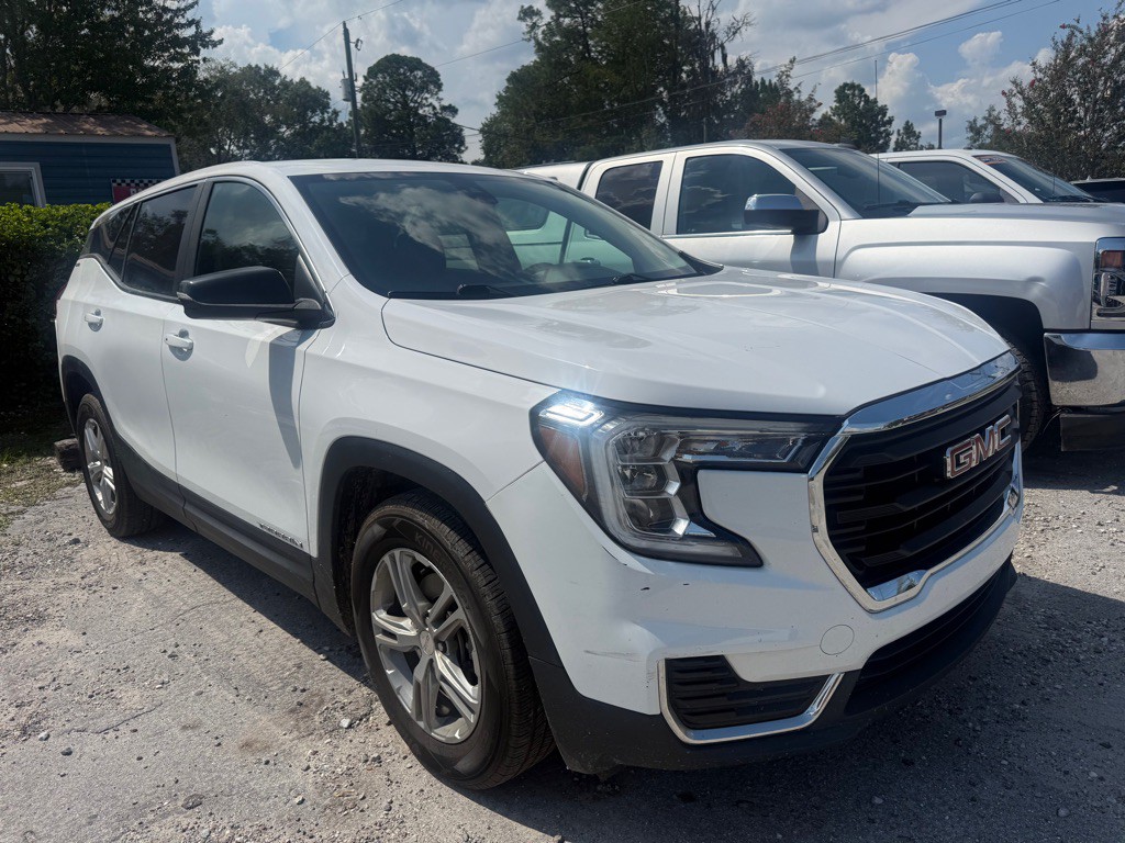 2023 GMC Terrain Image 3