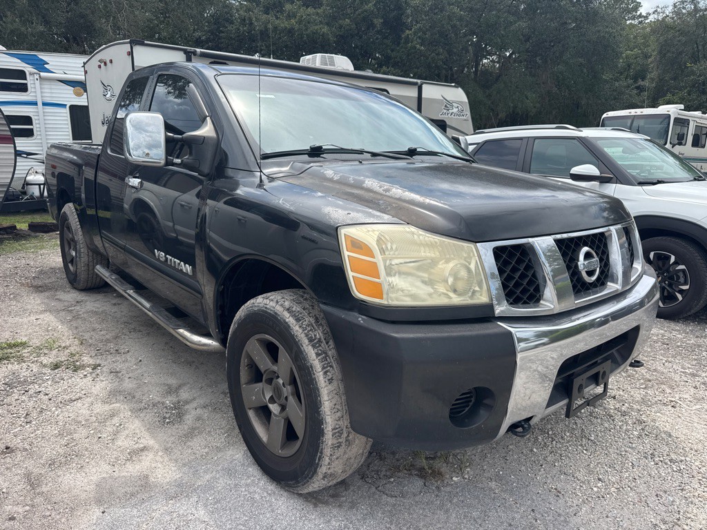 2005 Nissan Titan Image 3