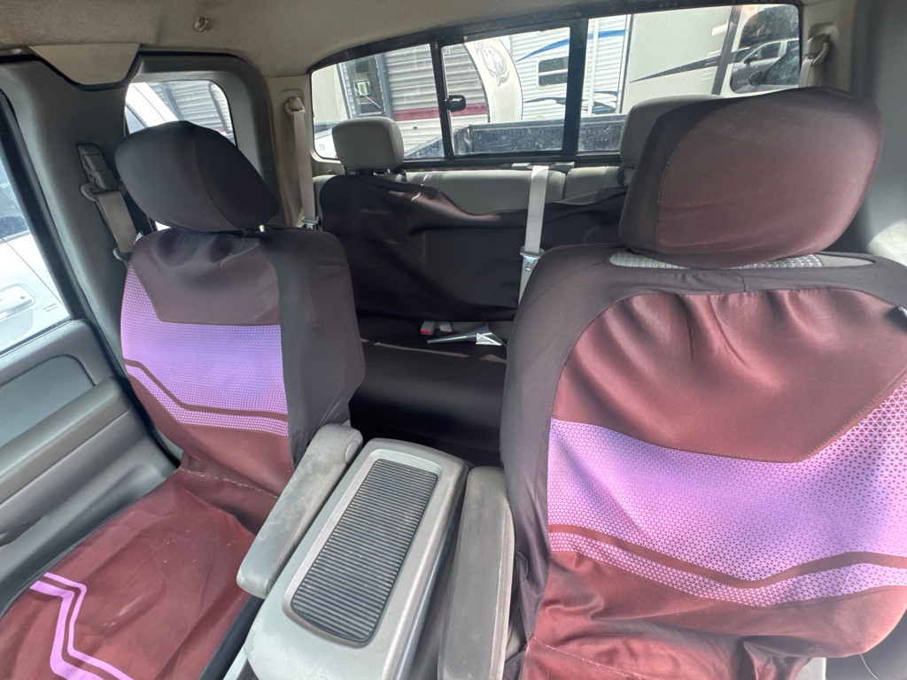 2005 Nissan Titan Image 7
