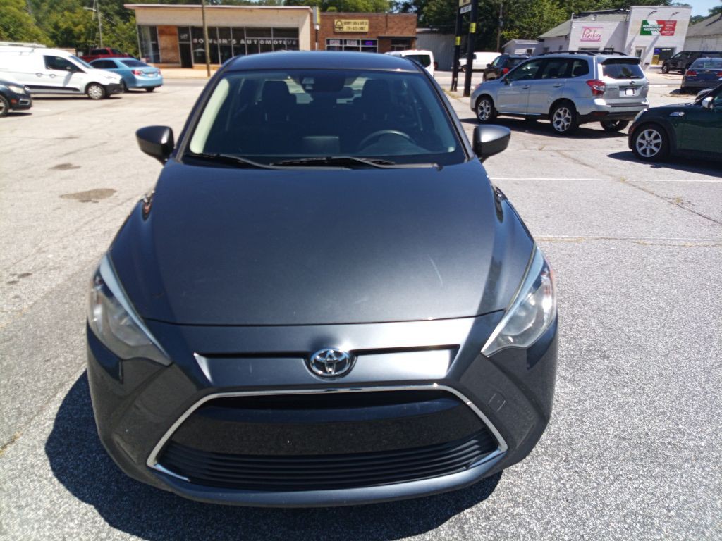2017 Toyota Yaris Image 2