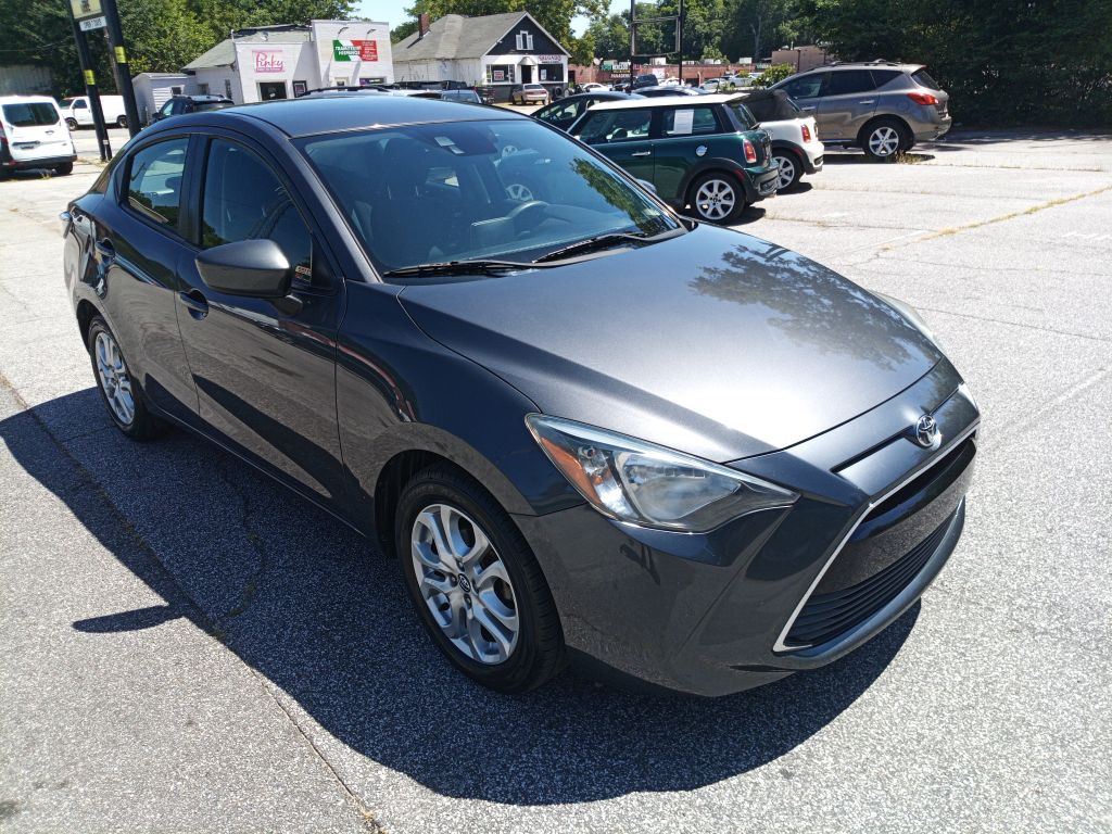 2017 Toyota Yaris Image 3