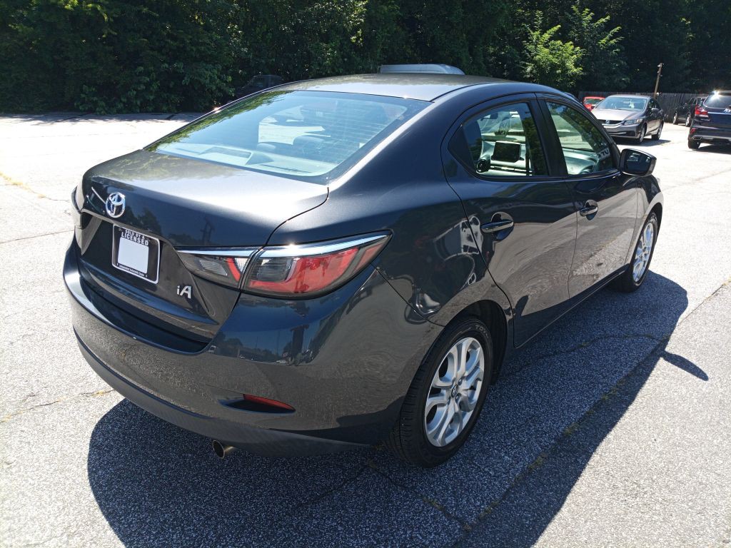 2017 Toyota Yaris Image 6