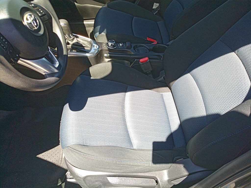 2017 Toyota Yaris Image 14