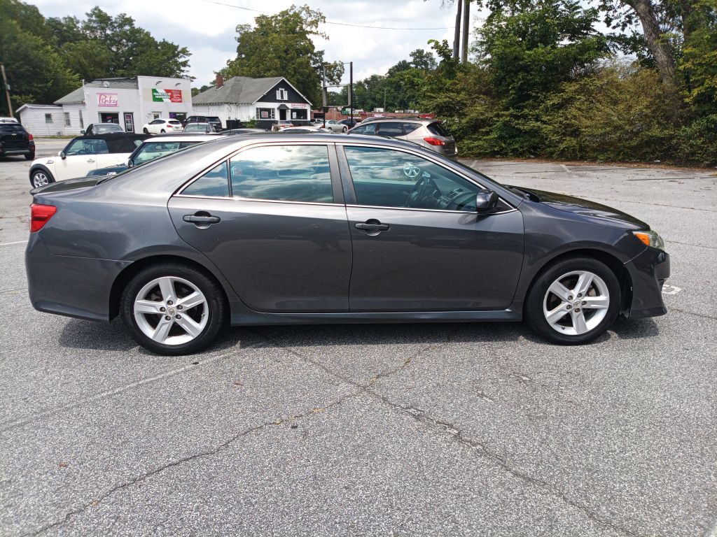 2013 Toyota Camry Image 4