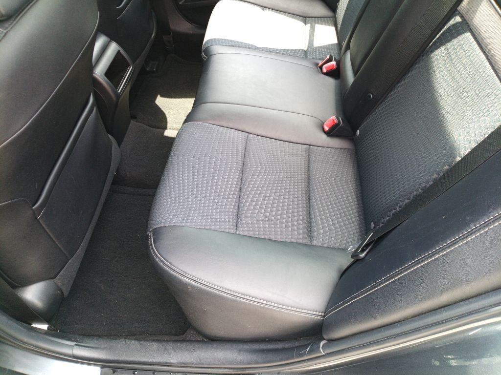 2013 Toyota Camry Image 10