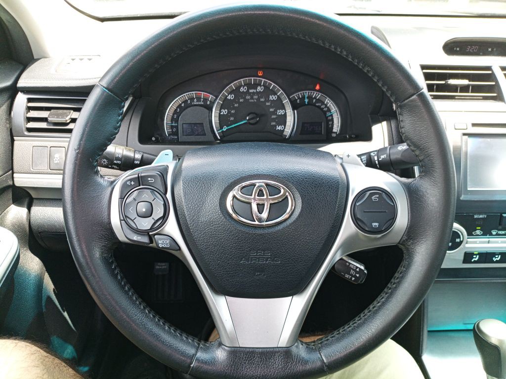 2013 Toyota Camry Image 13