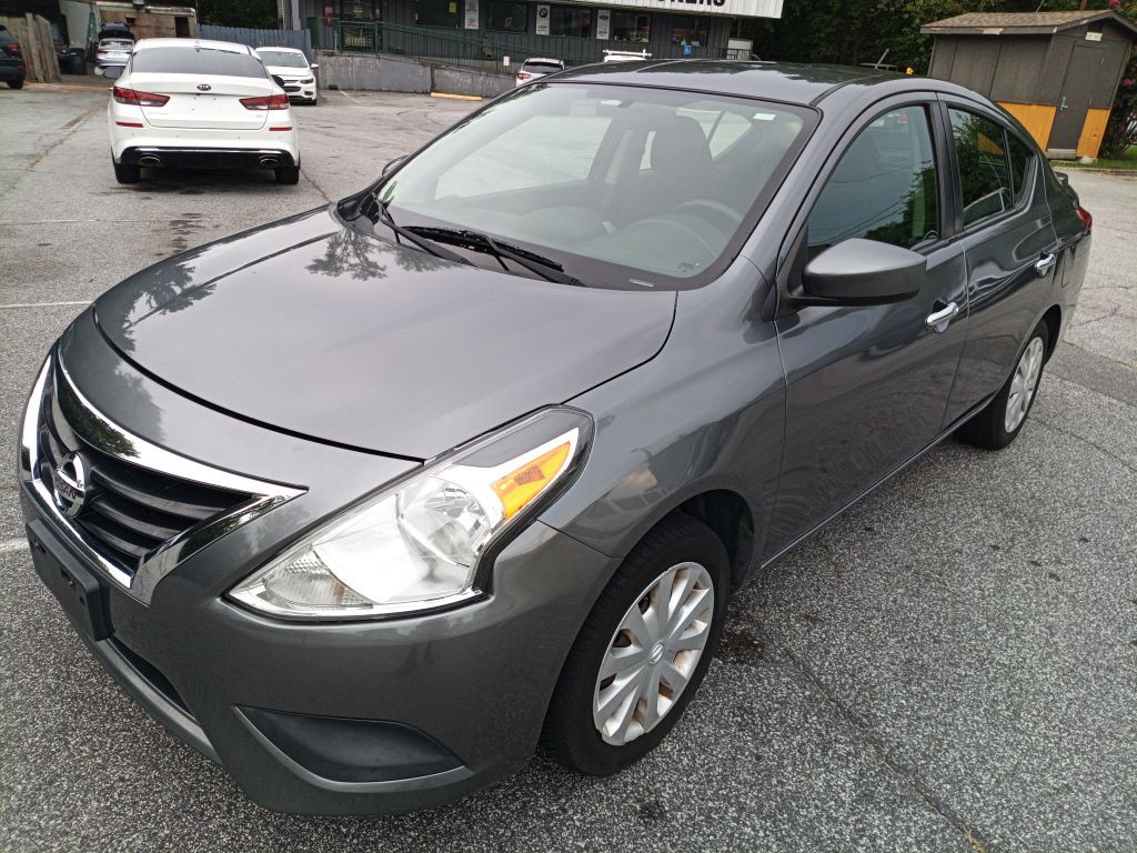 2019 Nissan Versa Image 1
