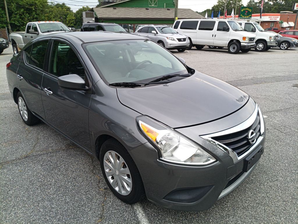2019 Nissan Versa Image 4