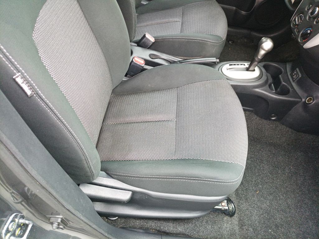 2019 Nissan Versa Image 11