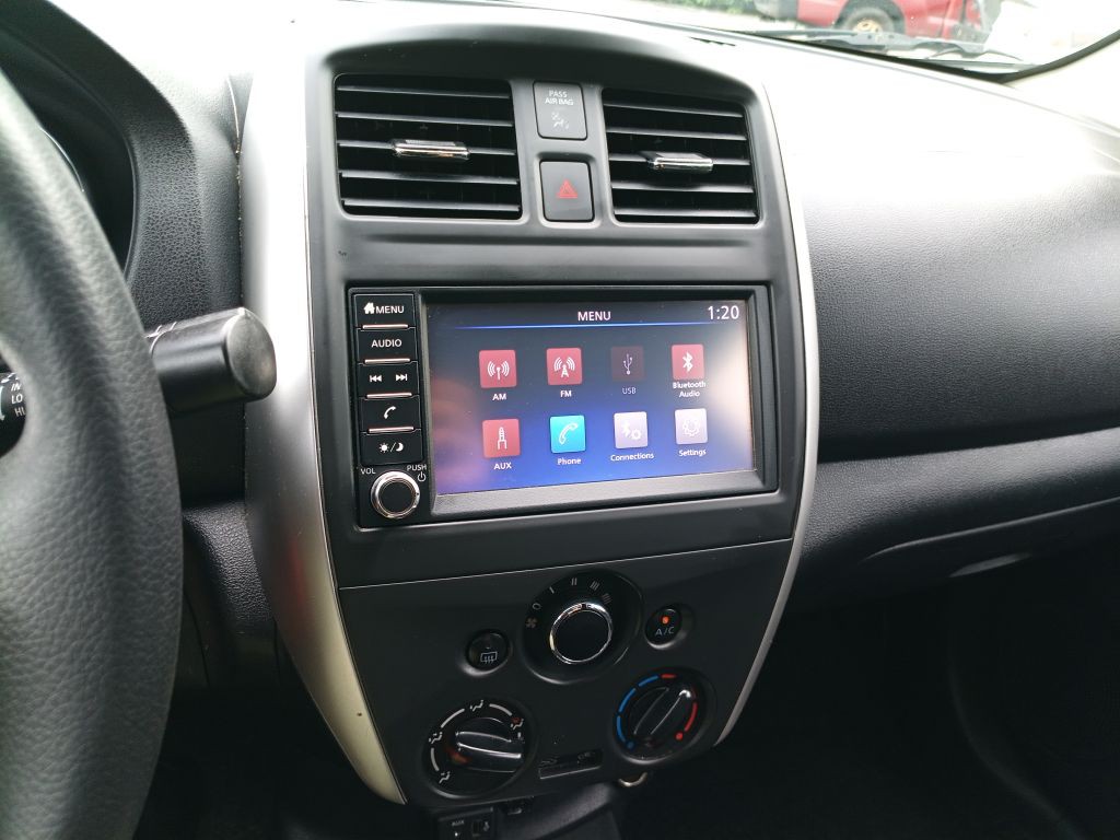 2019 Nissan Versa Image 15