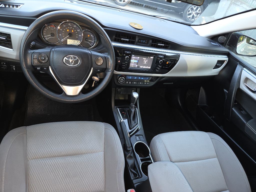 2016 Toyota Corolla Image 13