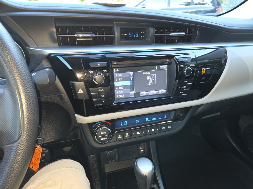 2016 Toyota Corolla Image 14