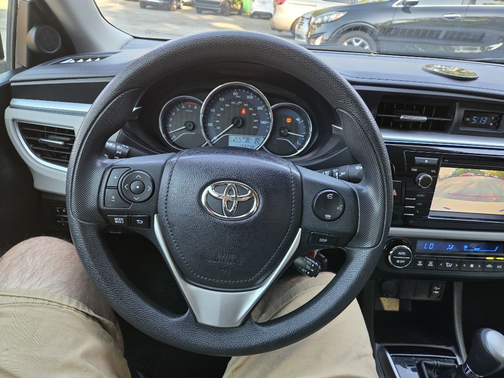 2016 Toyota Corolla Image 16