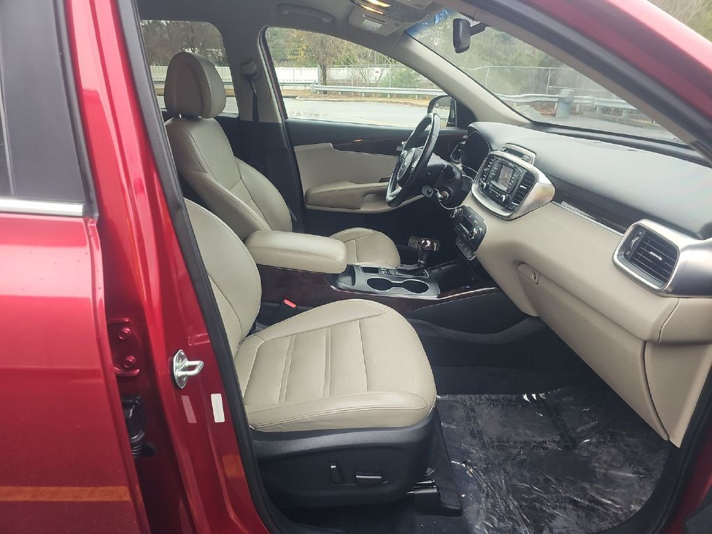 2016 Kia Sorento Image 8