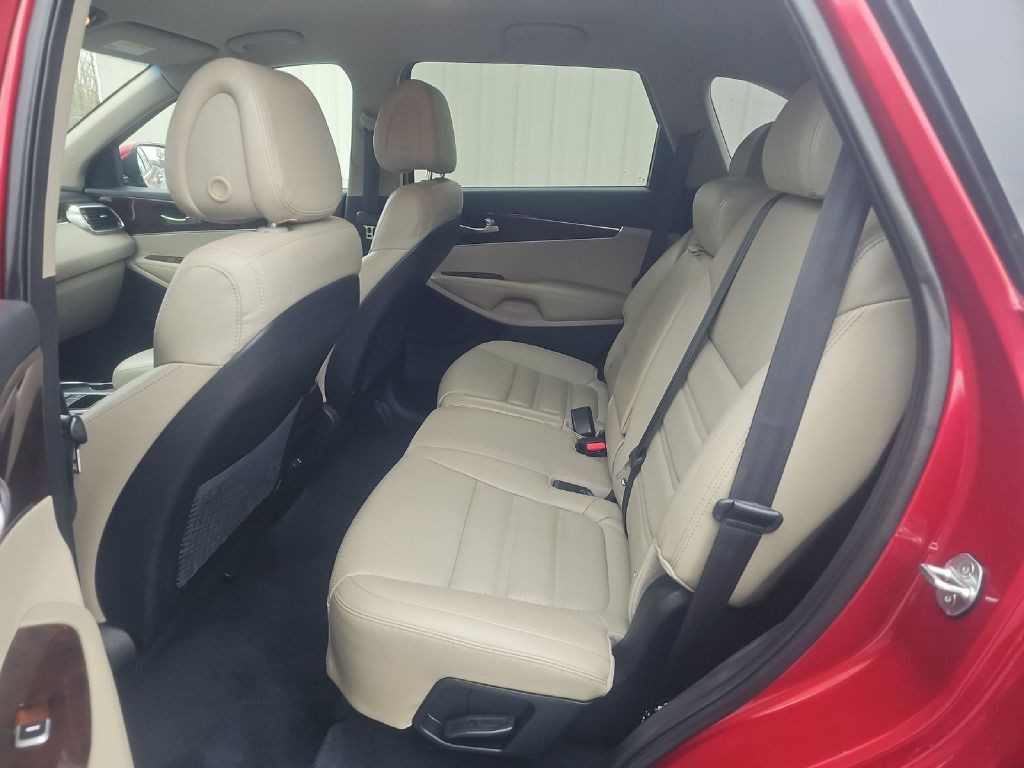 2016 Kia Sorento Image 13
