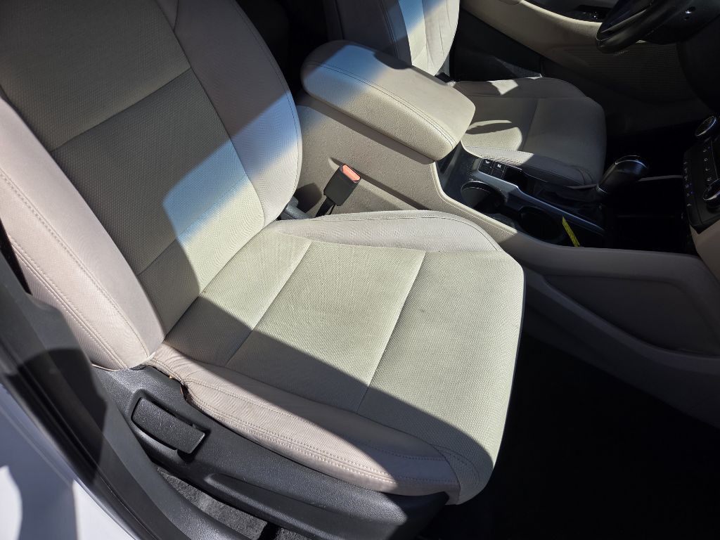 2016 Hyundai Tucson Image 12