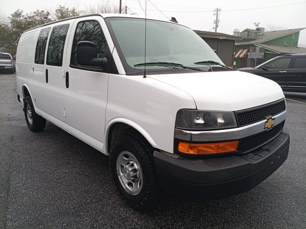 2019 Chevrolet Express Image 3