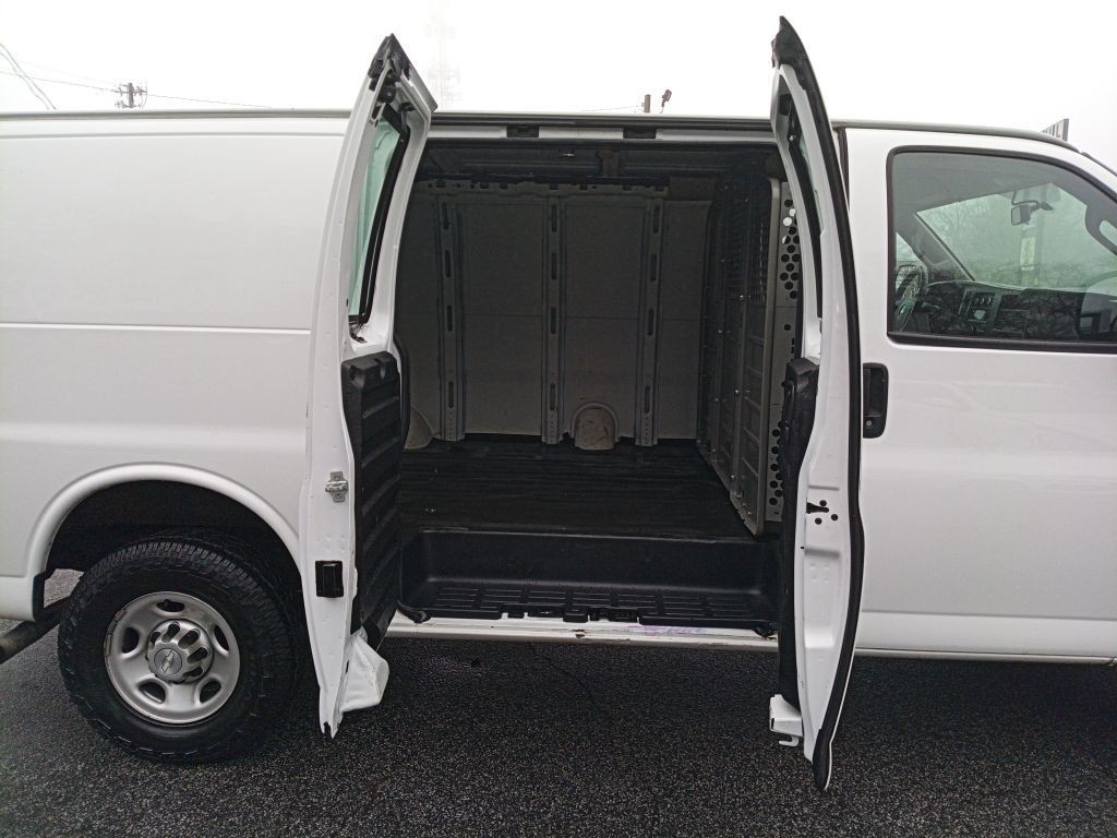 2019 Chevrolet Express Image 8