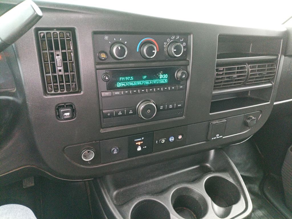 2019 Chevrolet Express Image 12