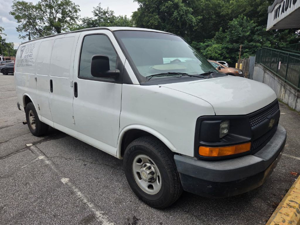 2013 Chevrolet Express Image 3