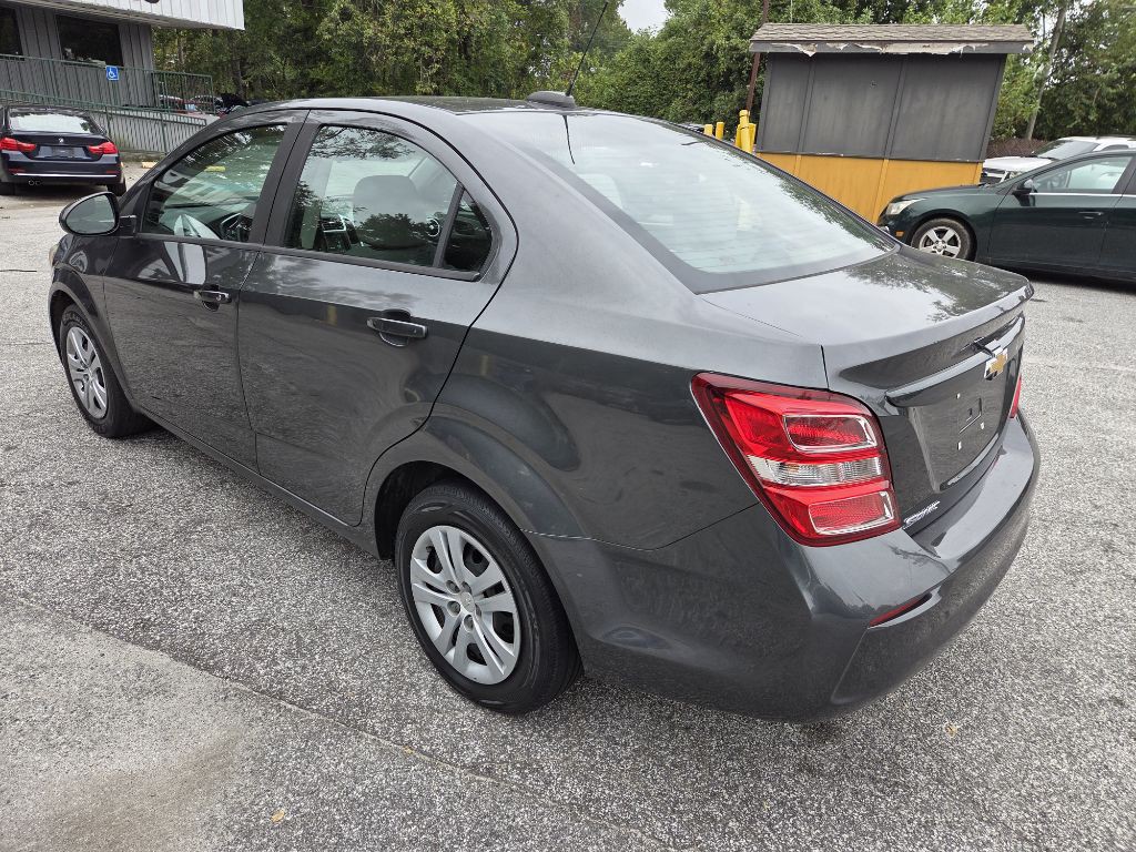 2017 Chevrolet Sonic Image 4