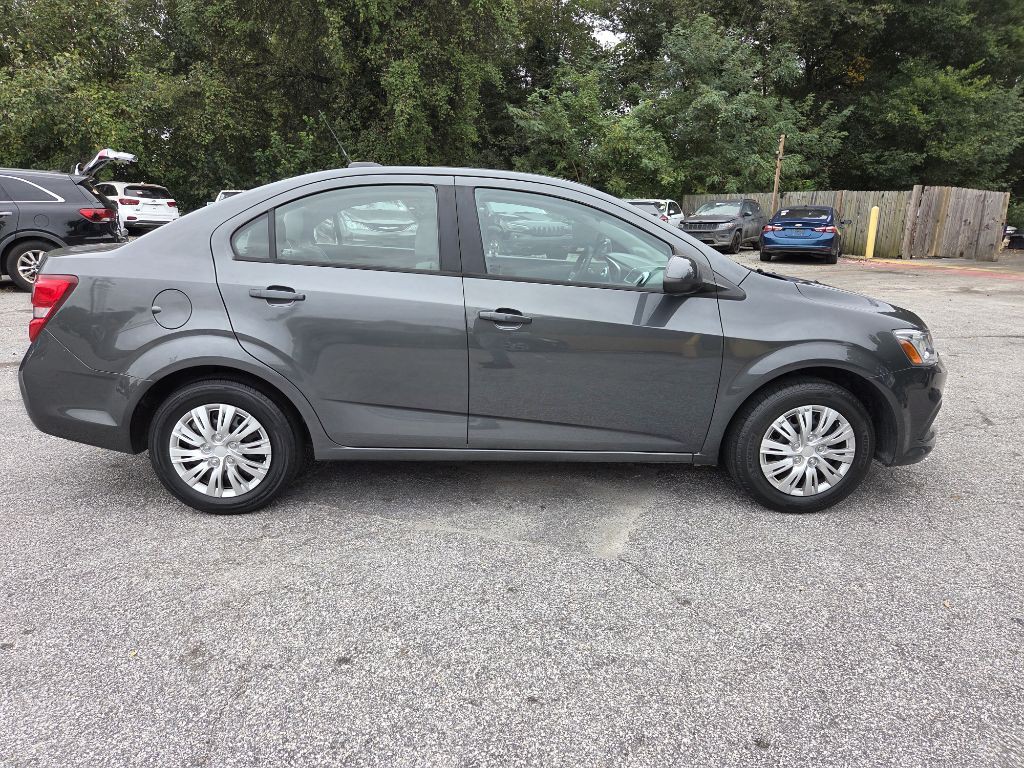 2017 Chevrolet Sonic Image 7