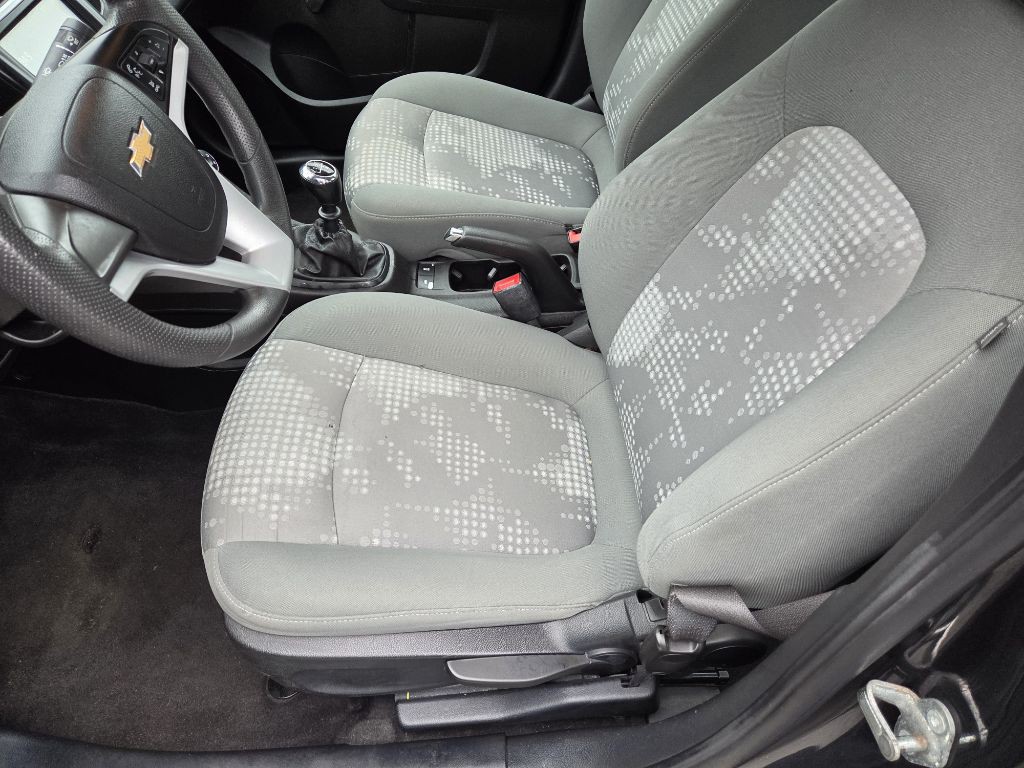 2017 Chevrolet Sonic Image 10