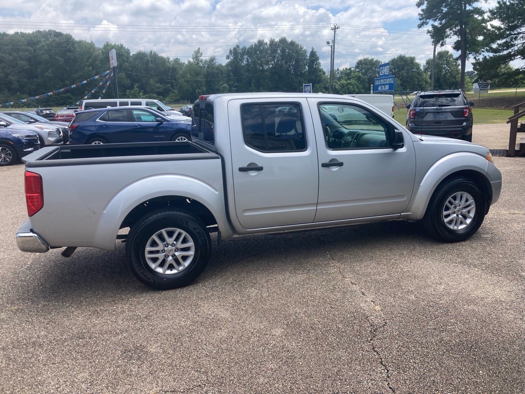 2018 Nissan Frontier Image 2