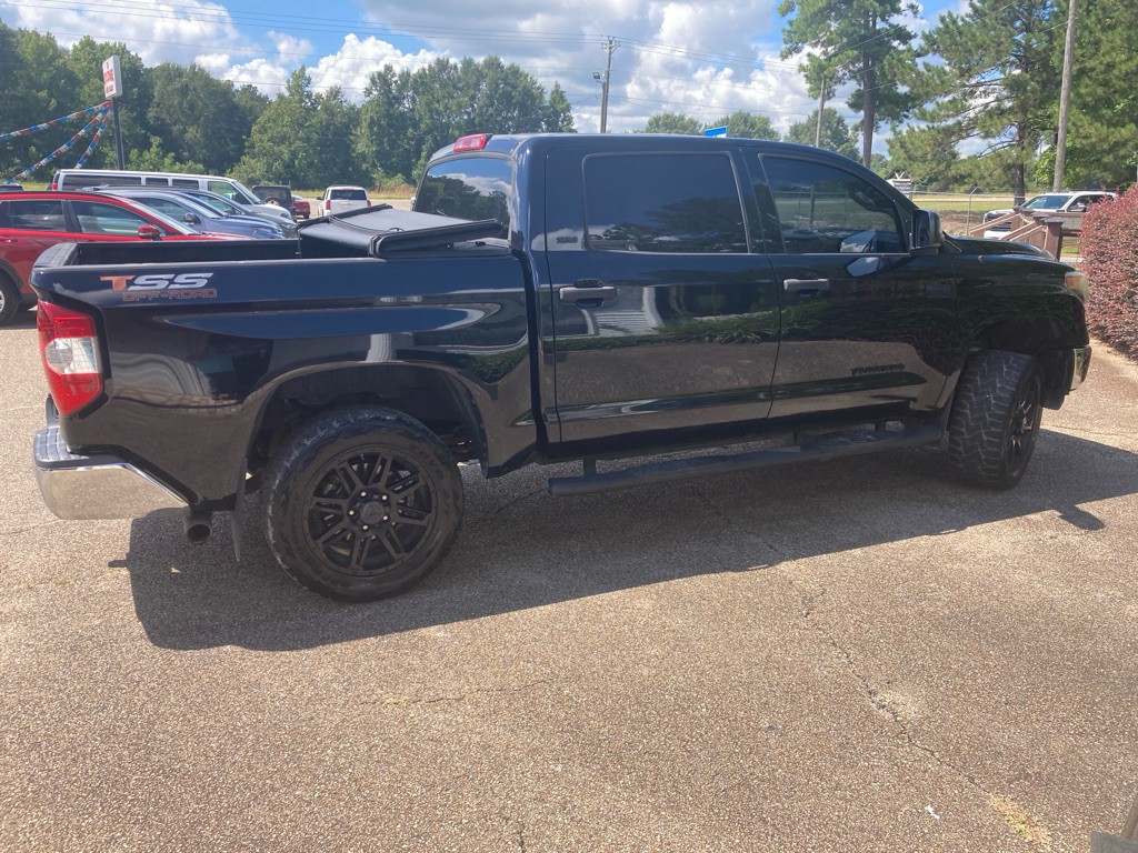 2019 Toyota Tundra Image 2