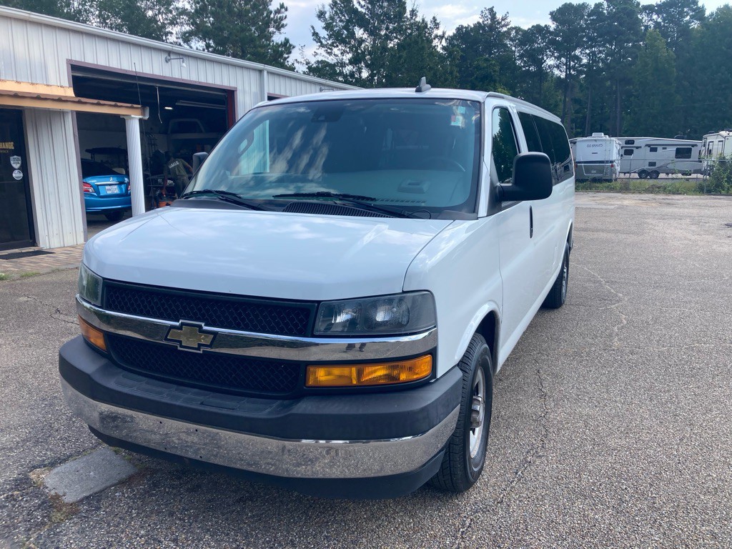 2020 Chevrolet Express Image 3