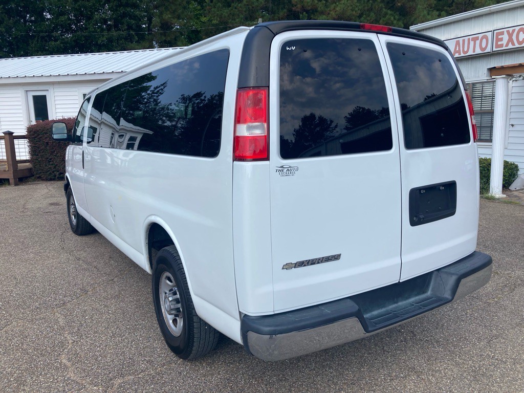 2020 Chevrolet Express Image 5