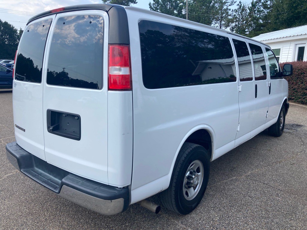 2020 Chevrolet Express Image 6