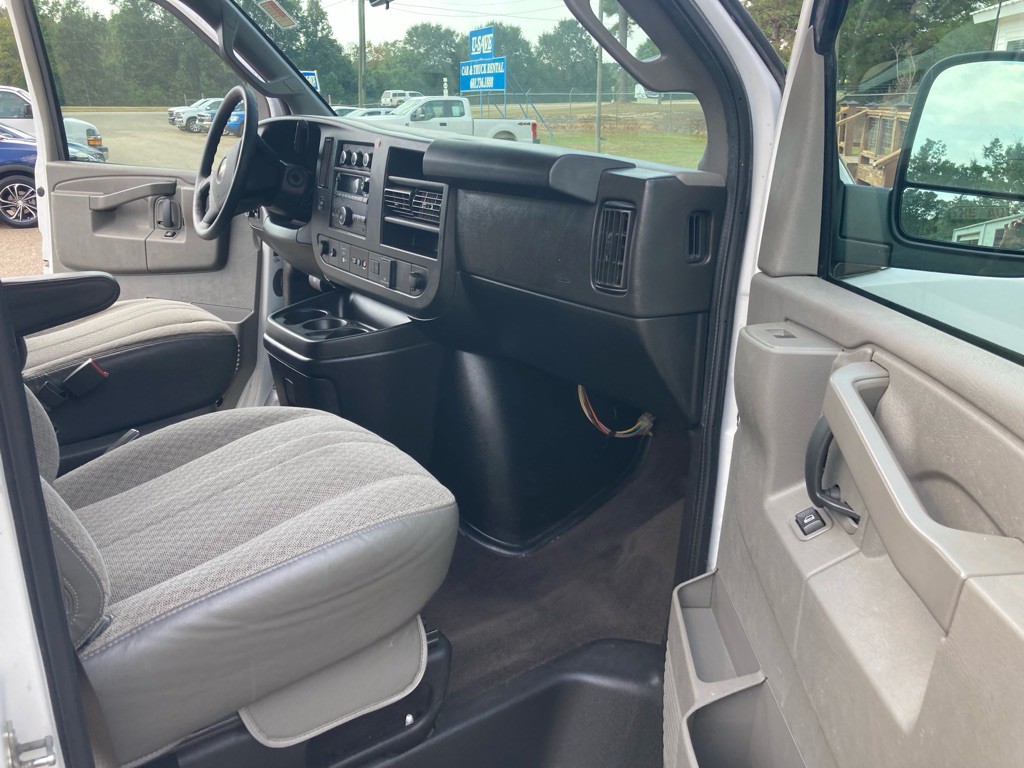 2020 Chevrolet Express Image 8