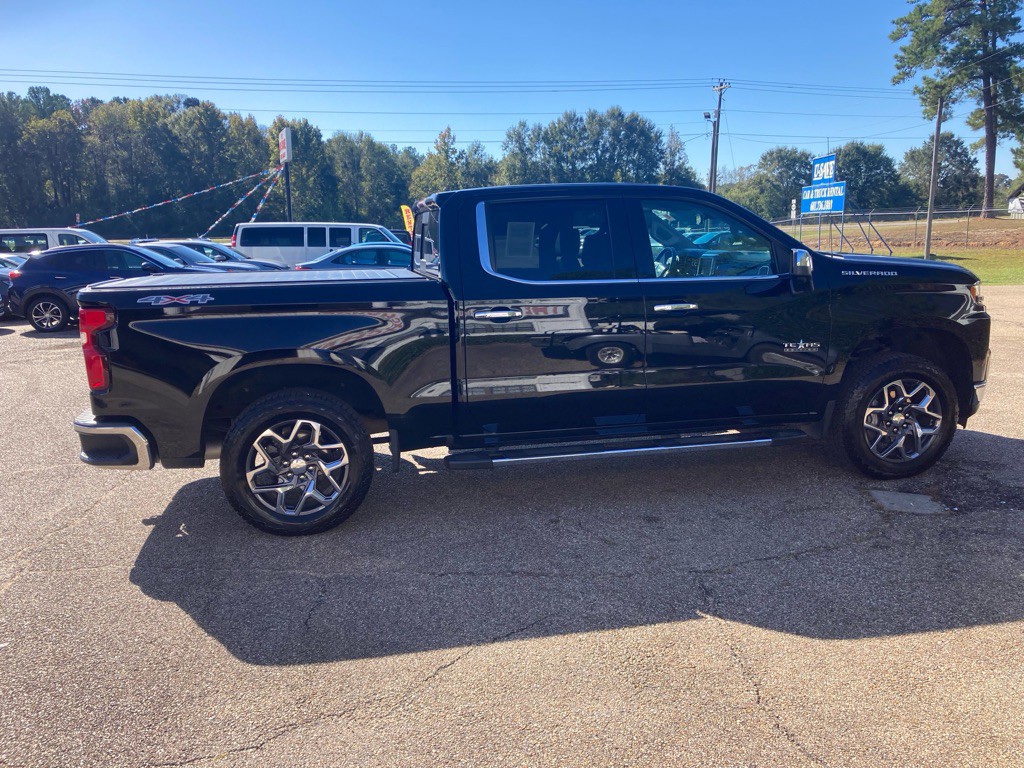 2022 Chevrolet Silverado 1500 Image 2