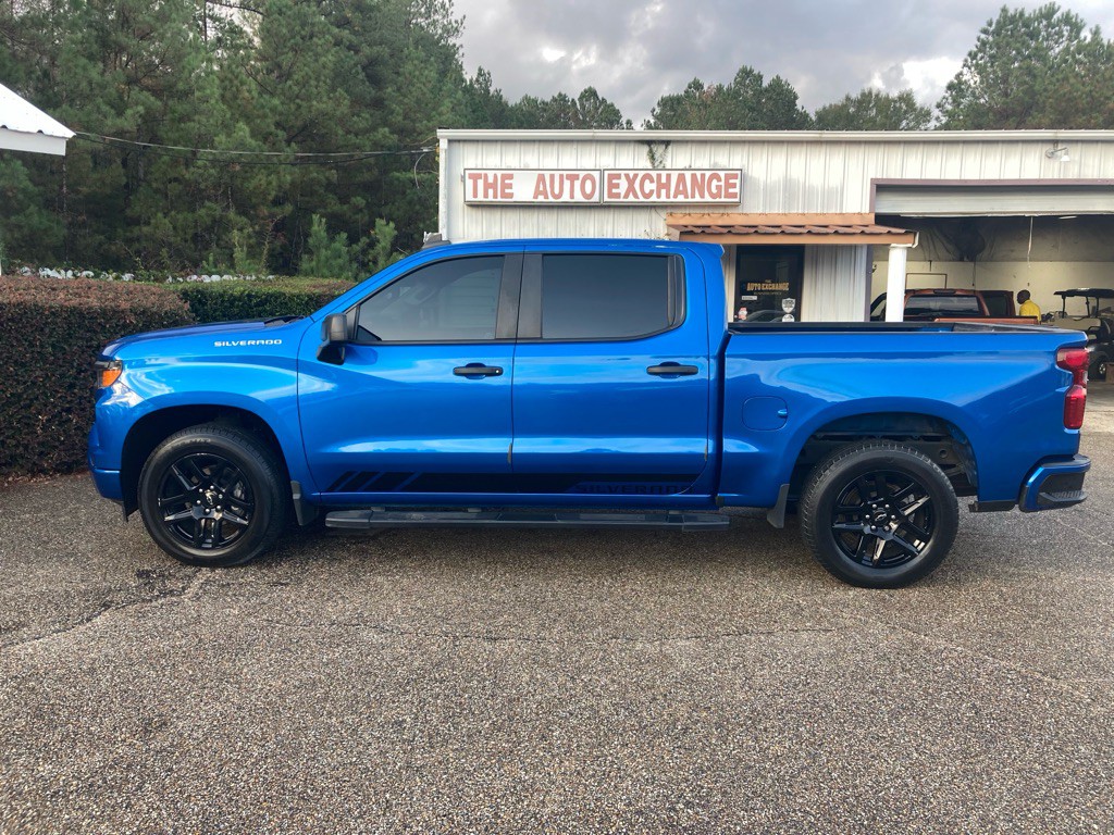2022 Chevrolet Silverado 1500 Image 1